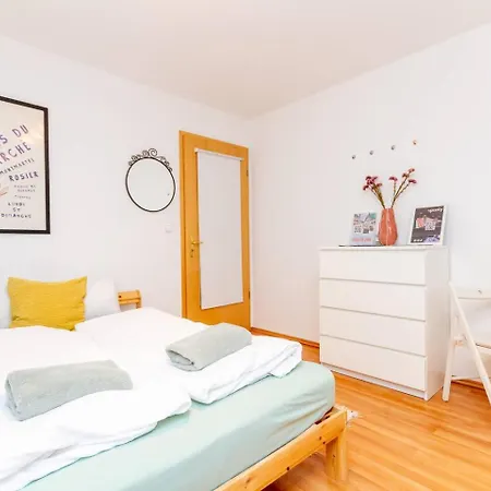 Apartman Diplomat Quarter 2 Bdr By Newave Budapest