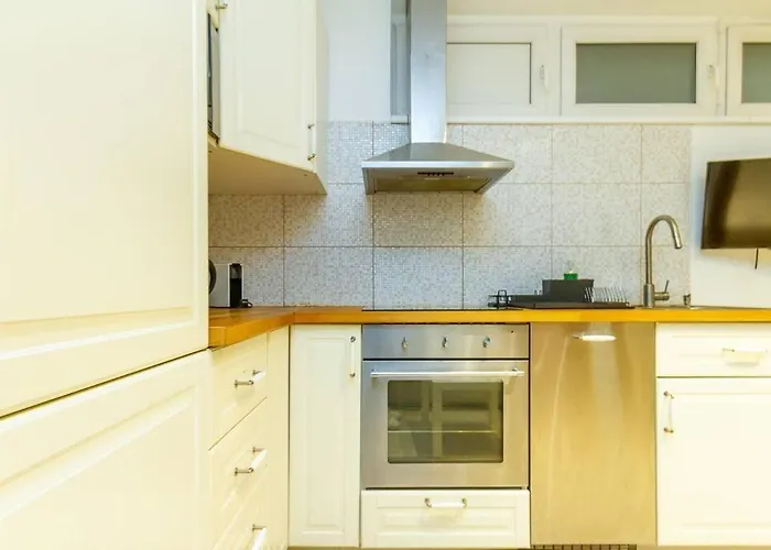 Diplomat Quarter 2 Bdr By Newave Appartement *