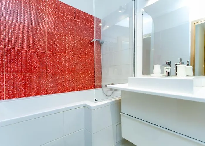 Diplomat Quarter 2 Bdr By Newave Appartement