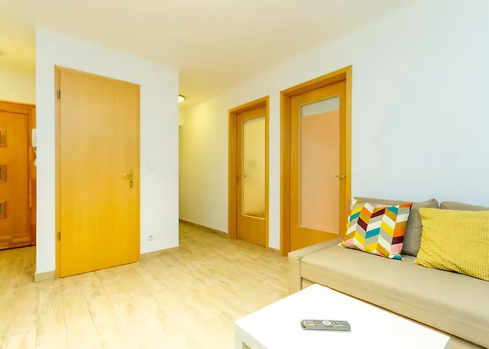 Appartement Diplomat Quarter 2 Bdr By Newave
