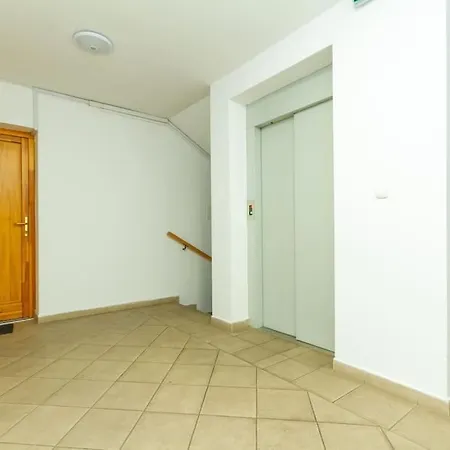 Appartamento Diplomat Quarter 2 Bdr By Newave *